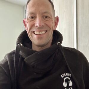 Running Tales crossover neck hoodie
